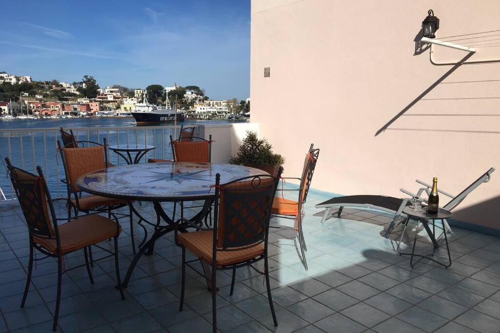 Panorama da Cartolina Apartment Ischia Bagian luar foto