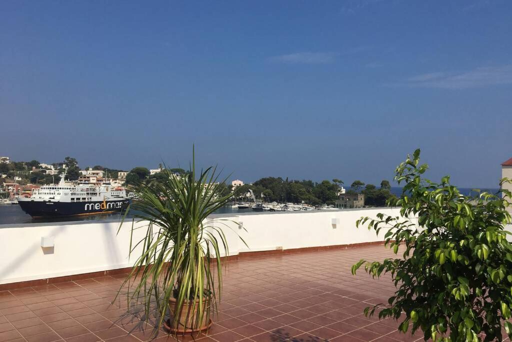 Panorama da Cartolina Apartment Ischia Bagian luar foto