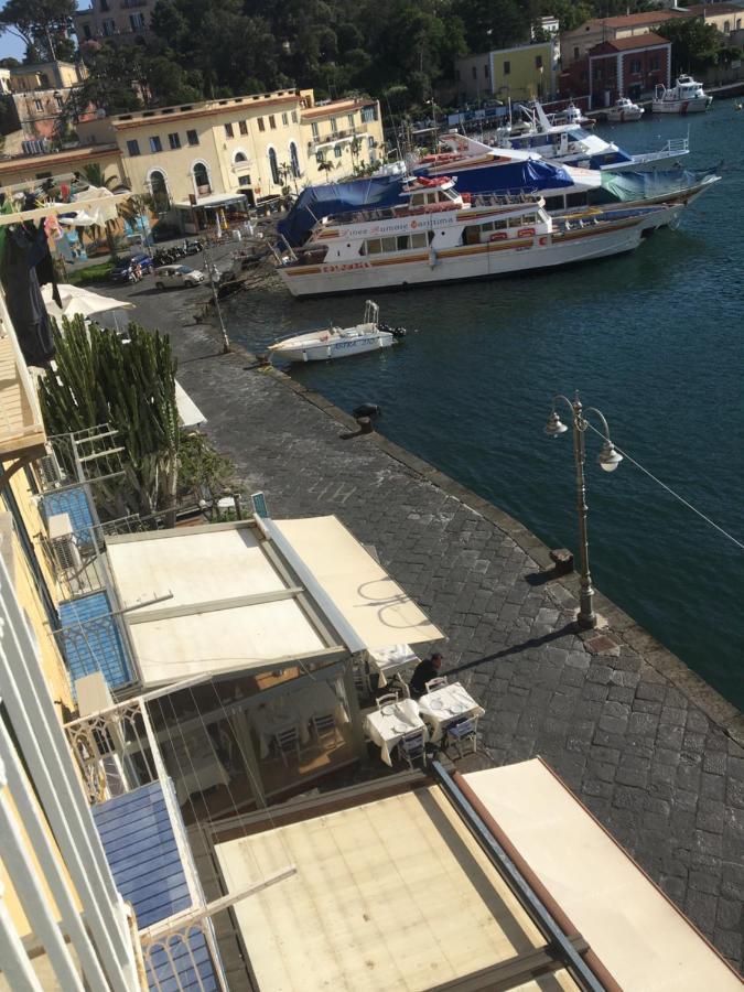 Panorama da Cartolina Apartment Ischia Bagian luar foto