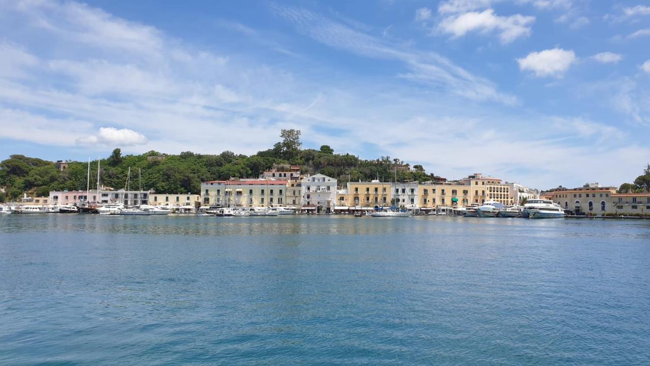Panorama da Cartolina Apartment Ischia Bagian luar foto