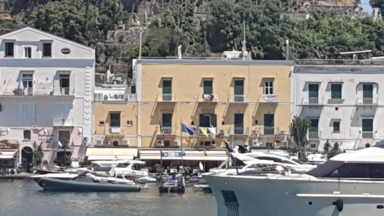 Panorama da Cartolina Apartment Ischia Bagian luar foto